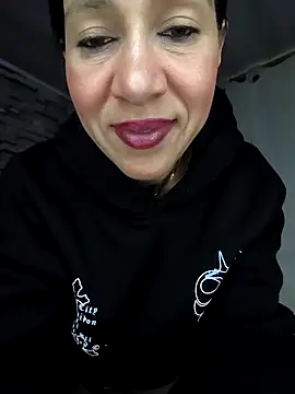 Camillemonroe  online show from May 9, 2026, 7:45 am