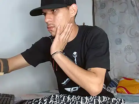 Snapshot of ethanchamo chatting on March 16, 2026, 6:43 pm ethanchamo online show from March 16, 2026, 6:43 pm