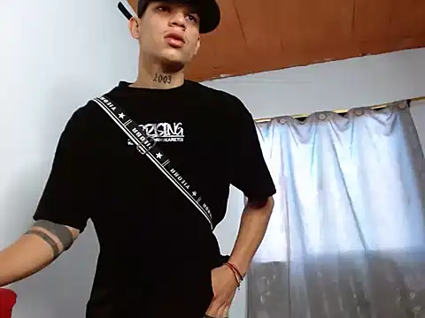 Snapshot of ethanchamo chatting on March 22, 2026, 8:21 pm ethanchamo online show from March 22, 2026, 8:21 pm