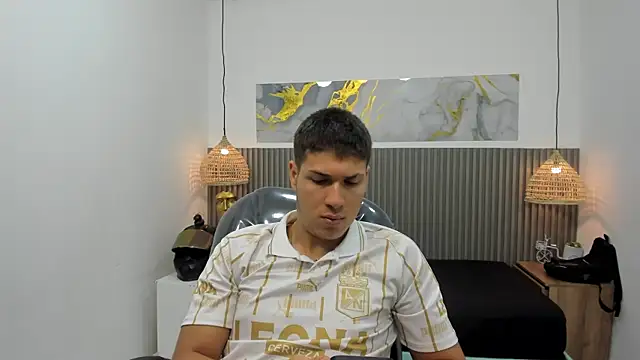 Snapshot of AlessandroFranco chatting on May 16, 2026, 1:21 pm AlessandroFranco online show from May 16, 2026, 1:21 pm