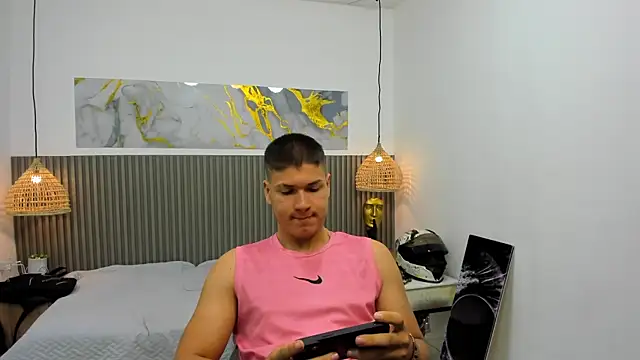 Snapshot of AlessandroFranco chatting on June 11, 2026, 1:30 pm AlessandroFranco online show from June 11, 2026, 1:30 pm