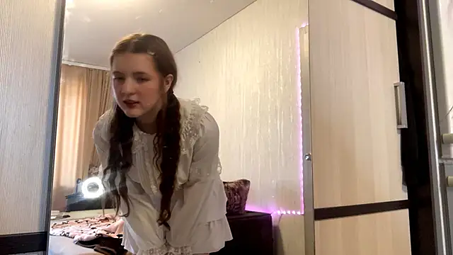 LynHaller online show from March 10, 2026, 6:50 am