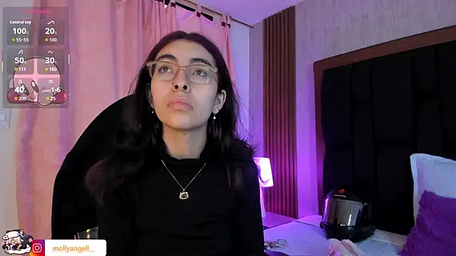 Molly A online show from June 5, 2026, 2:34 pm
