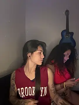 Snapshot of Twoshotsparty420 chatting on March 13, 2026, 3:11 am Twoshotsparty420 online show from March 13, 2026, 3:11 am