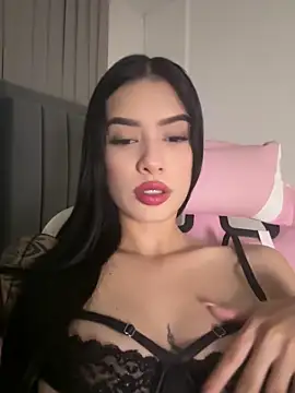 Snapshot of Valen_Gia chatting on March 14, 2026, 1:11 am Valen Gia online show from March 14, 2026, 1:11 am