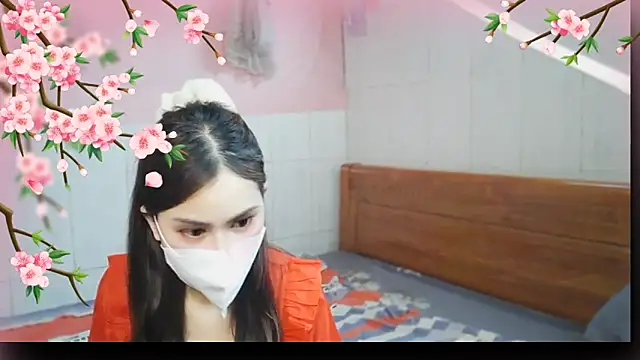 Emma 2603 online show from April 18, 2026, 3:47 pm