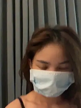 Emma 2603 online show from April 10, 2026, 10:28 pm