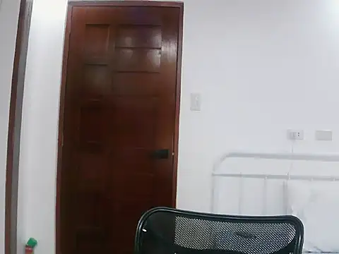 sexiesteyess online show from April 26, 2026, 12:52 am