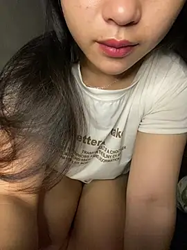 Snapshot of Tran_hong chatting on March 13, 2026, 10:59 pm Tran hong online show from March 13, 2026, 10:59 pm