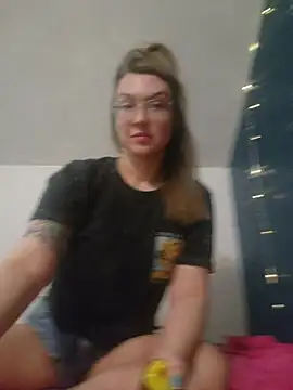 NicolePearl online show from June 10, 2026, 11:17 pm