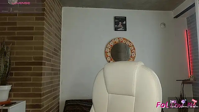 sweet-little online show from March 20, 2026, 4:19 pm