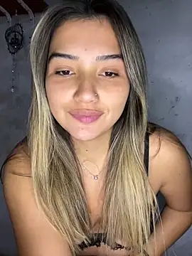 Snapshot of miicbebita chatting on April 9, 2026, 2:45 pm miicbebita online show from April 9, 2026, 2:45 pm