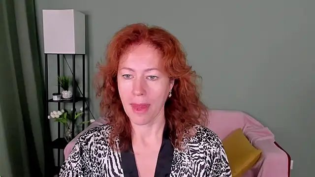 Snapshot of LeticiaRomano chatting on July 24, 2026, 4:08 am LeticiaRomano online show from July 24, 2026, 4:08 am
