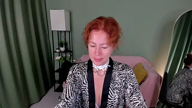 Snapshot of LeticiaRomano chatting on July 25, 2026, 4:09 am LeticiaRomano online show from July 25, 2026, 4:09 am
