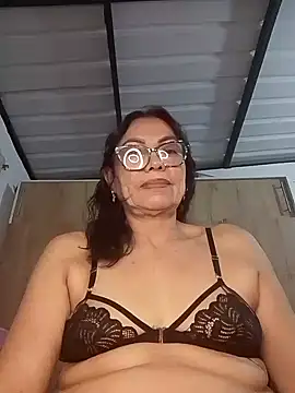 Snapshot of HOT_LATINA20 chatting on July 8, 2026, 2:24 am HOT LATINA20 online show from July 8, 2026, 2:24 am