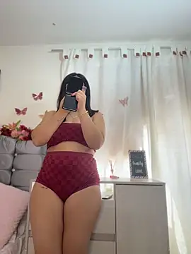 Isabella Roses  online show from May 8, 2026, 4:00 pm