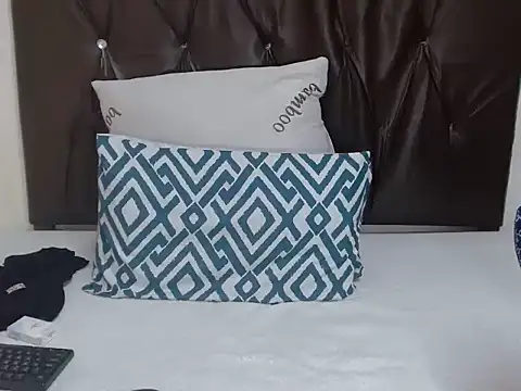 Snapshot of Thickleex22 chatting on March 12, 2026, 7:23 am Thickleex22 online show from March 12, 2026, 7:23 am