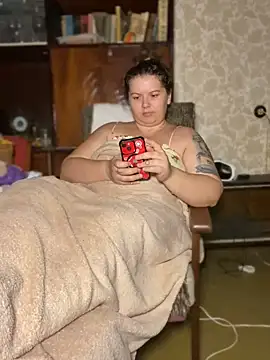 Nenssy555 online show from July 28, 2026, 8:52 pm