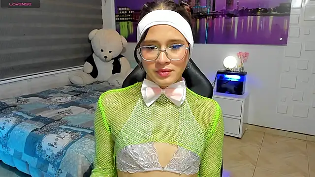 Snapshot of valentinna_sexy_ chatting on May 21, 2026, 3:15 am valentinna sexy online show from May 21, 2026, 3:15 am