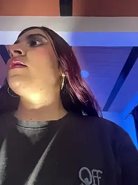 Snapshot of Nahomy-Benett chatting on March 13, 2026, 12:10 pm Nahomy-Benett online show from March 13, 2026, 12:10 pm