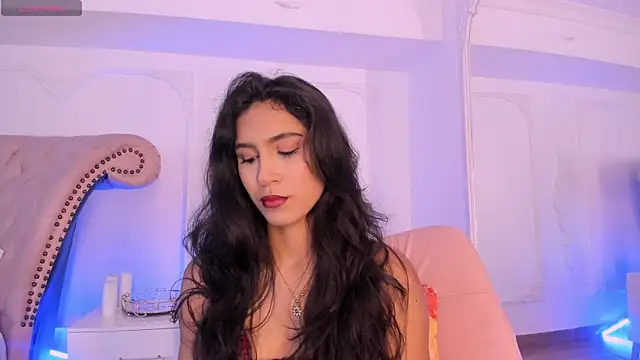 LucianaBlanco  online show from May 15, 2026, 8:29 pm