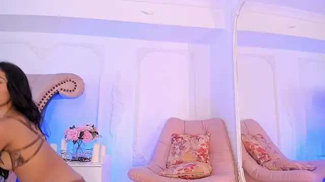 LucianaBlanco  online show from April 21, 2026, 9:10 pm