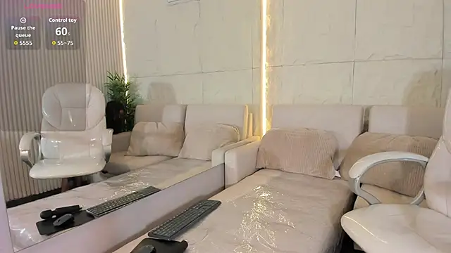 LinaKatelles online show from March 15, 2026, 12:01 pm