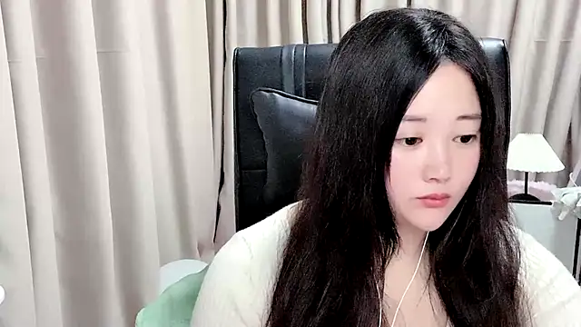 Snapshot of sisibaby20266 chatting on April 24, 2026, 1:46 pm sisibaby20266 online show from April 24, 2026, 1:46 pm