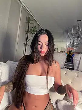 amy  laurie online show from April 19, 2026, 4:02 am