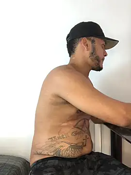 Snapshot of Crow_boss77 chatting on March 22, 2026, 6:53 pm Crow boss77 online show from March 22, 2026, 6:53 pm