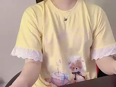 hunhun122 online show from April 28, 2026, 3:38 pm