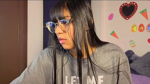 PaulaCutexs online show from April 23, 2026, 6:09 am