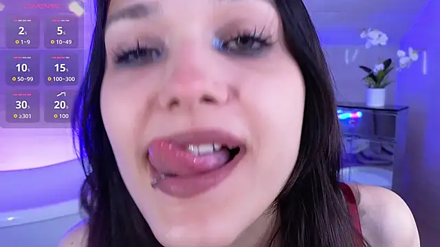 DarcyBlackwood online show from June 10, 2026, 1:29 am