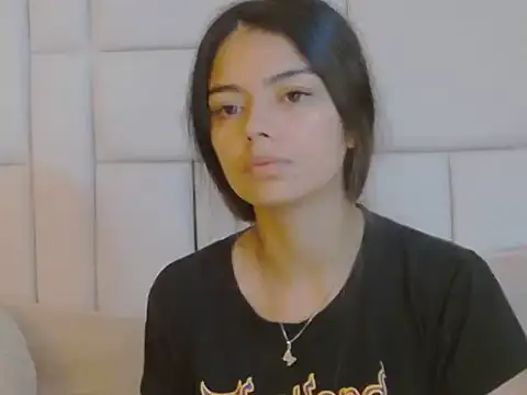 AnnieDesire online show from June 19, 2026, 5:57 am