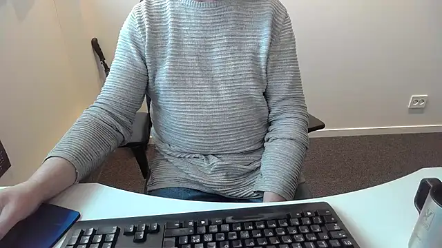 Snapshot of Buggemann chatting on May 13, 2026, 4:08 am Buggemann online show from May 13, 2026, 4:08 am