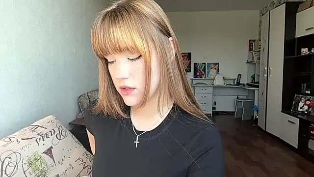 AnnaWasp online show from May 17, 2026, 5:29 am