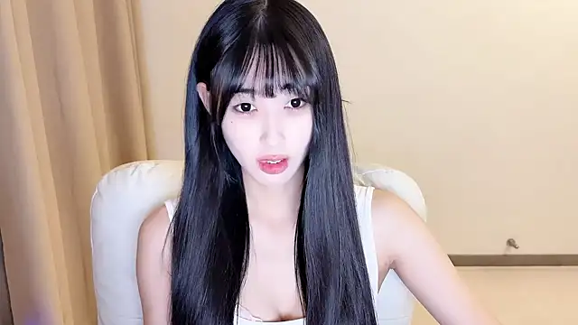 xiaooyee online show from April 23, 2026, 9:49 pm