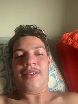 Jhonnylaionsousa online show from April 4, 2026, 9:49 am