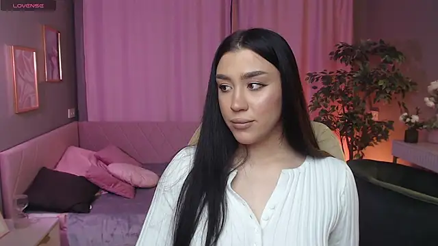 Snapshot of Winonna_Ryder chatting on May 21, 2026, 7:39 am Winonna Ryder online show from May 21, 2026, 7:39 am