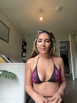 Snapshot of Sophialacex chatting on May 8, 2026, 1:59 pm Sophialacex online show from May 8, 2026, 1:59 pm