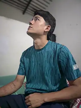 pabloflaquito23 online show from May 20, 2026, 1:46 am