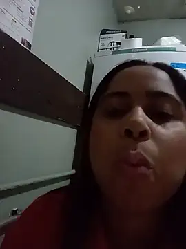 gatinha20257 online show from July 3, 2026, 7:09 pm