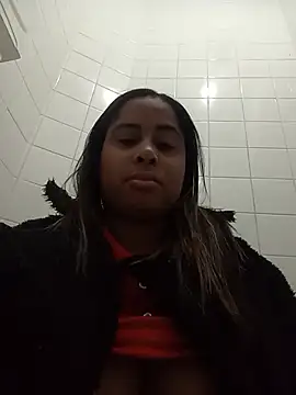 gatinha20257 online show from July 4, 2026, 1:48 pm