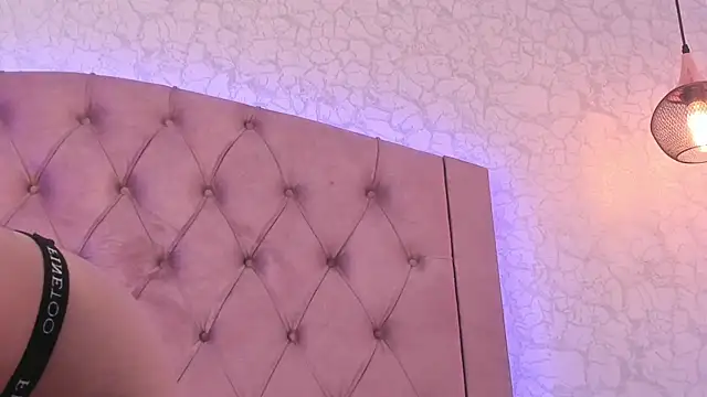 Snapshot of saraa_joness_ chatting on July 3, 2026, 6:58 pm saraa joness online show from July 3, 2026, 6:58 pm