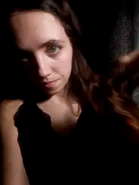 Snapshot of AnnieArtLive chatting on March 12, 2026, 11:31 pm AnnieArtLive online show from March 12, 2026, 11:31 pm