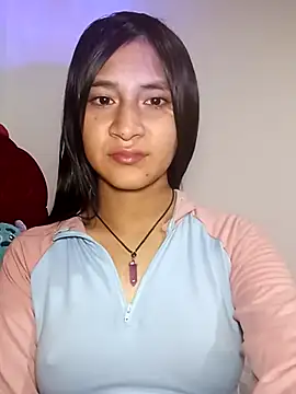 Snapshot of KarolaMendez chatting on July 15, 2026, 9:44 pm KarolaMendez online show from July 15, 2026, 9:44 pm