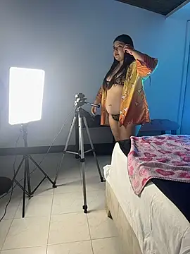 Snapshot of Amelie_Fabulous_ chatting on June 26, 2026, 7:42 pm Amelie Fabulous online show from June 26, 2026, 7:42 pm