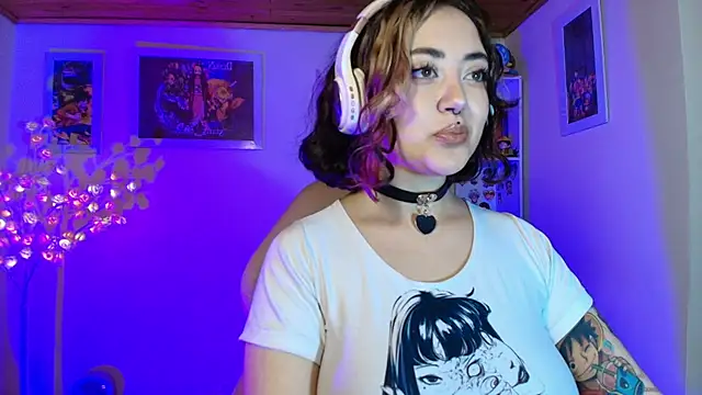 Snapshot of Nanachi_uwu chatting on May 8, 2026, 5:00 am Nanachi uwu online show from May 8, 2026, 5:00 am
