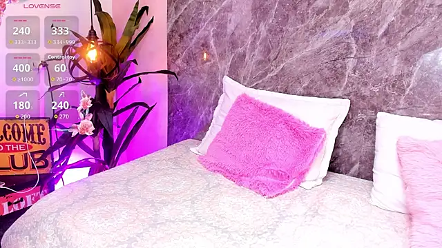 Megan Stein online show from April 28, 2026, 8:02 pm