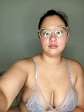 Snapshot of Brittany_G chatting on April 3, 2026, 6:53 am Brittany G online show from April 3, 2026, 6:53 am